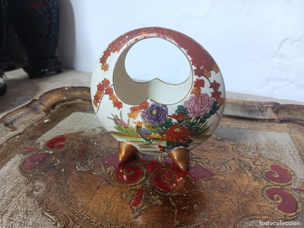 Antiques: vasija o florero tipo &rdquo;Moon Flask&rdquo; (frasco de luna) o cesta de porcelana japonesa Satsuma