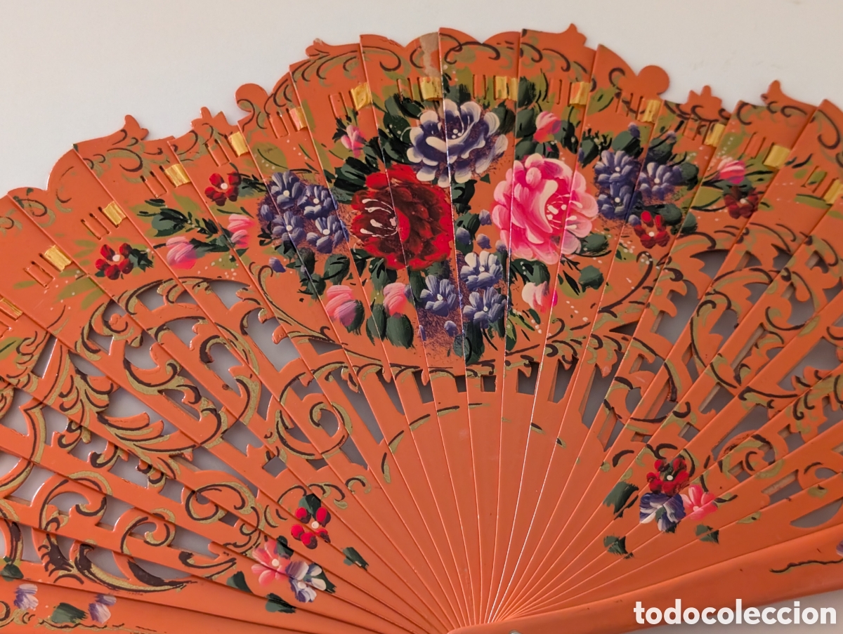 Antig&uuml;edades: Abanico de Madera Calado - Pintado a Mano - Artesan&iacute;a Espa&ntilde;ola