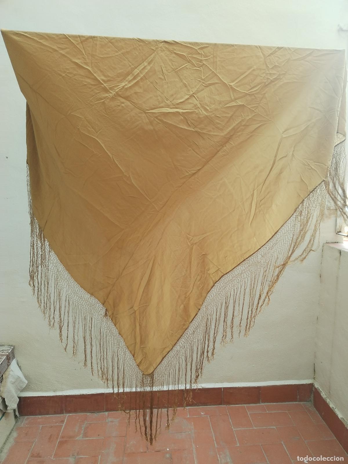 Antig&uuml;edades: mant&oacute;n pa&ntilde;uelo adamascado vintage