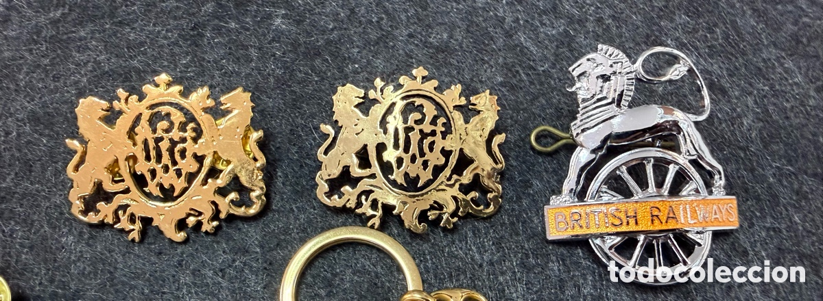 Antig&uuml;edades: INSIGNIAS LAT&Oacute;N FERROCARRIL BRIT&Aacute;NICO