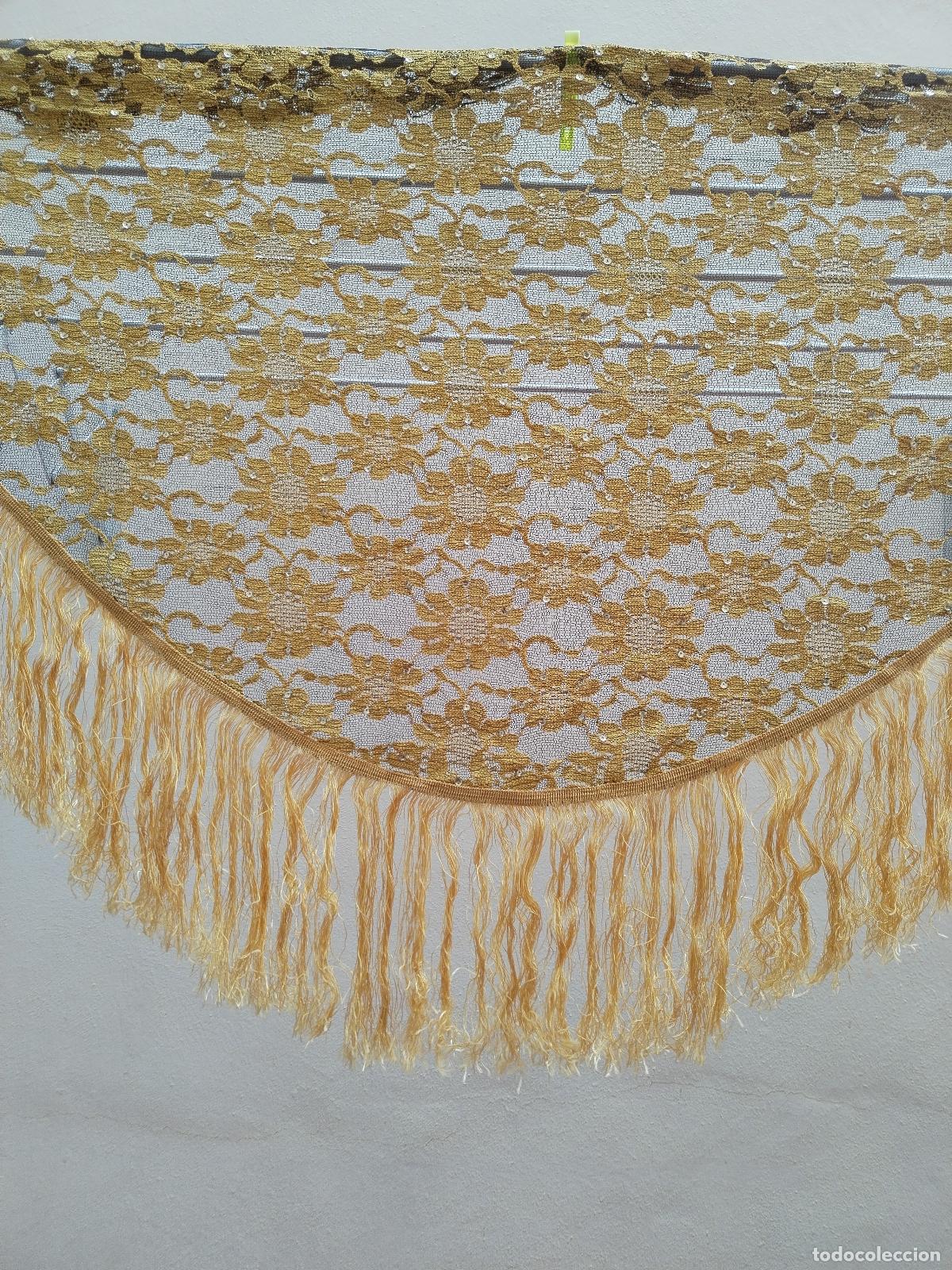 Antig&uuml;edades: mant&oacute;n triangulo color oro vintage - Foto 4