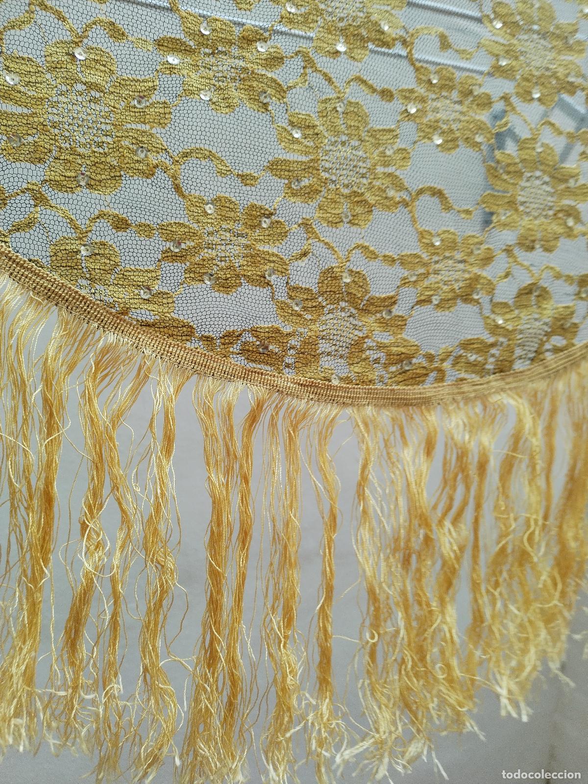 Antig&uuml;edades: mant&oacute;n triangulo color oro vintage - Foto 5