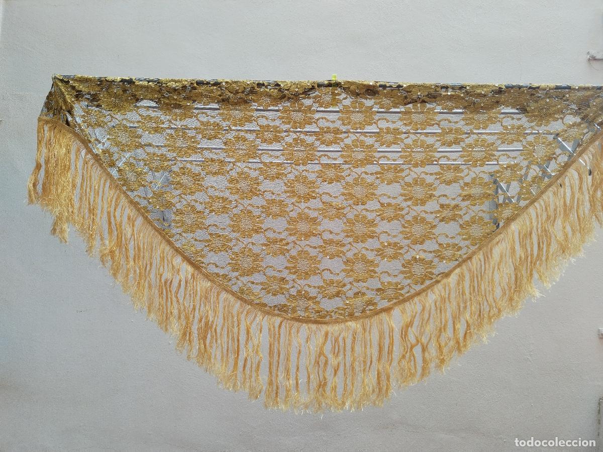 Antig&uuml;edades: mant&oacute;n triangulo color oro vintage - Foto 7