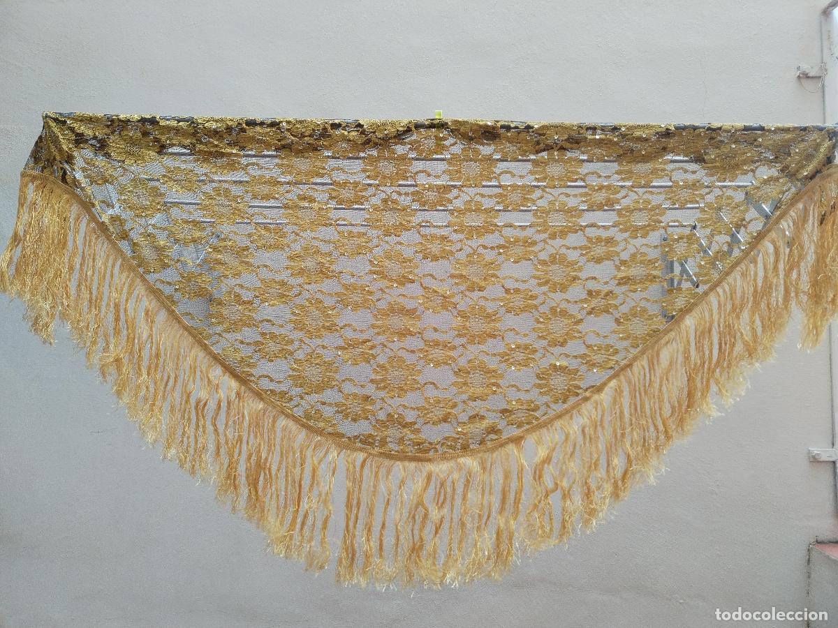 Antig&uuml;edades: mant&oacute;n triangulo color oro vintage - Foto 9