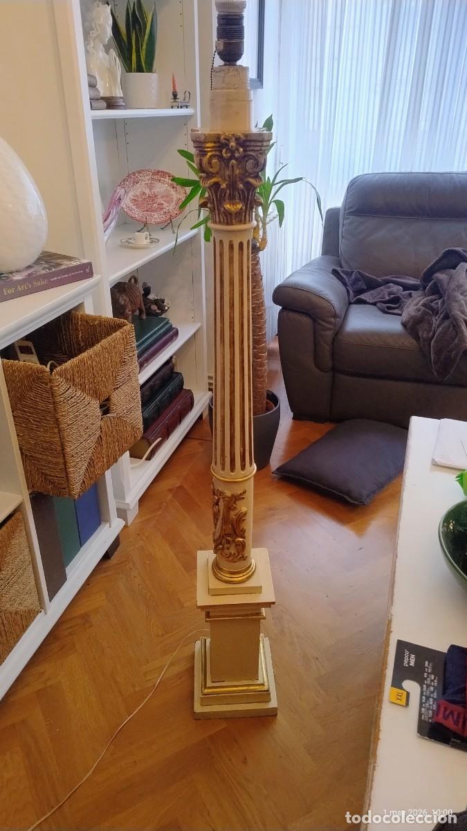 Antig&uuml;edades: LAMPARA DE PIE MADERA BLANCA Y DORADA