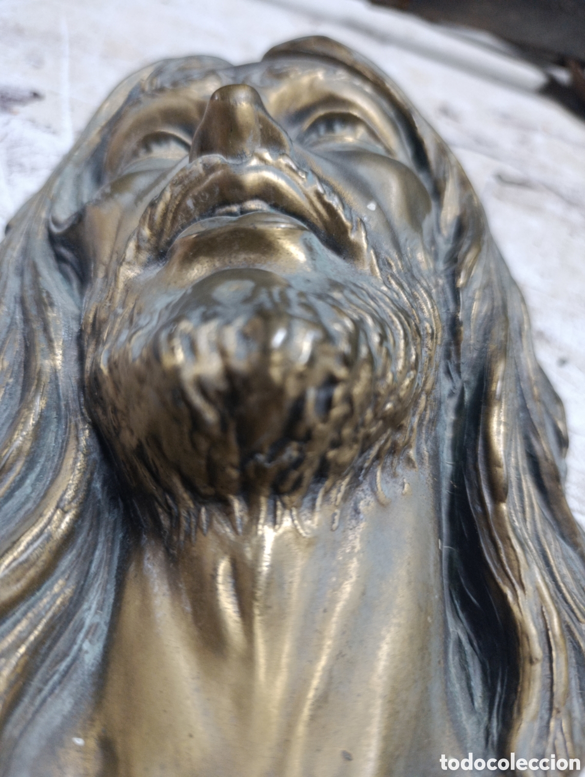 Antig&uuml;edades: Cristo de bronce fiimado - Foto 3