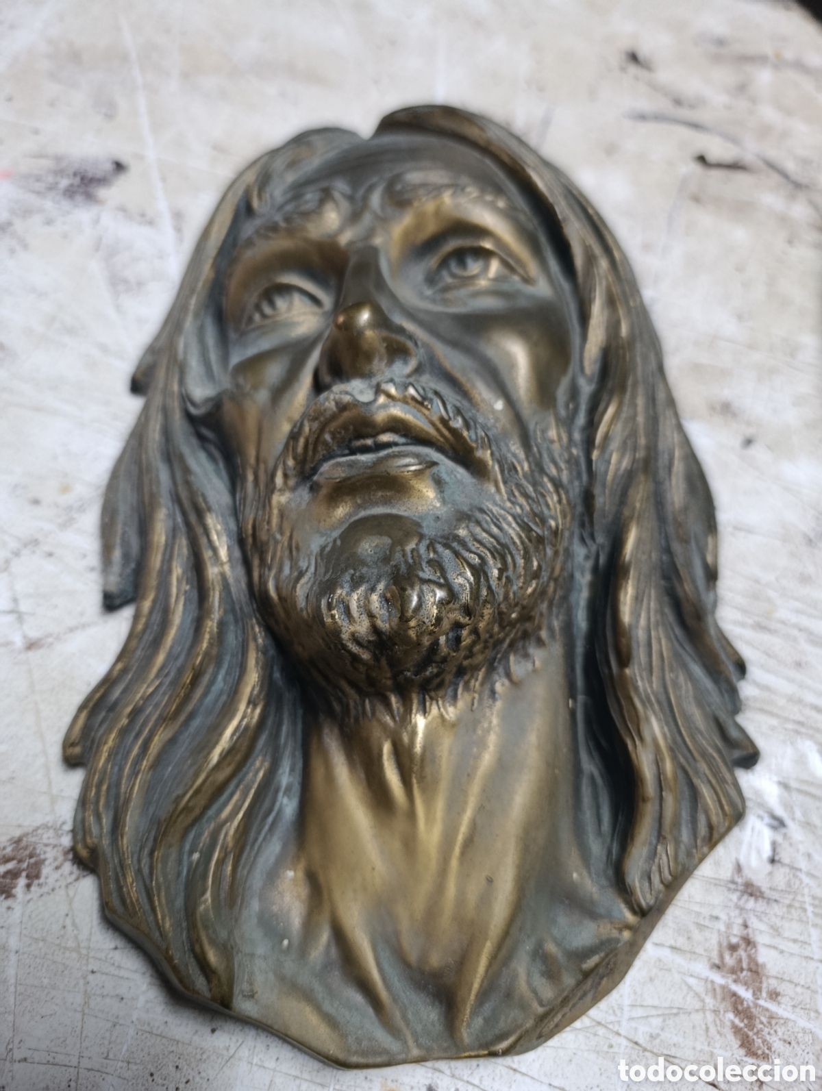 Antig&uuml;edades: Cristo de bronce fiimado - Foto 1