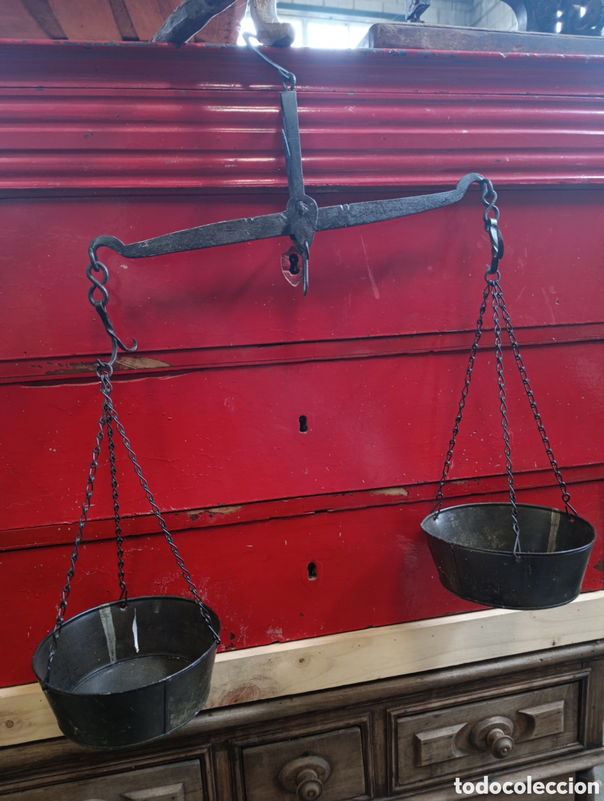 Antig&uuml;edades: Balanza antigua de platos