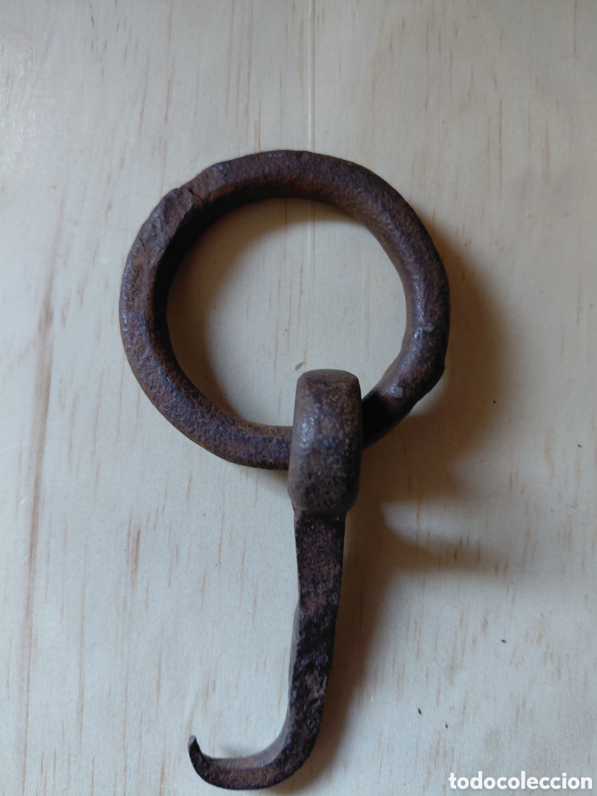 Antig&uuml;edades: Antigua argolla de pared para atar caballerias