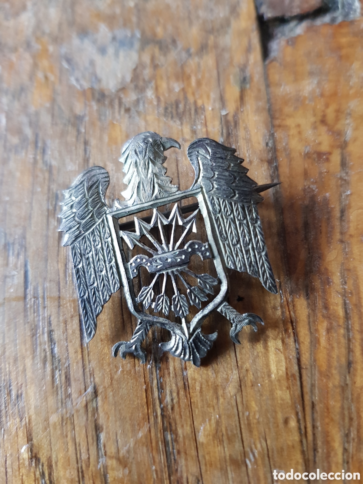 Antig&uuml;edades: ANTIGUA INSIGNIA DE PLATA FALANGE GUERRA CIVIL.