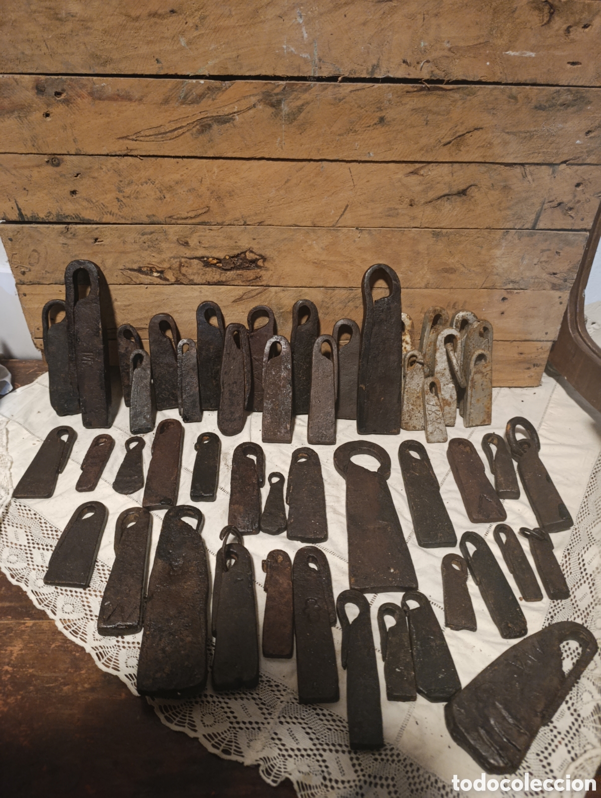 Antig&uuml;edades: Gran colecion de pesas libras o ponderales antiguos.