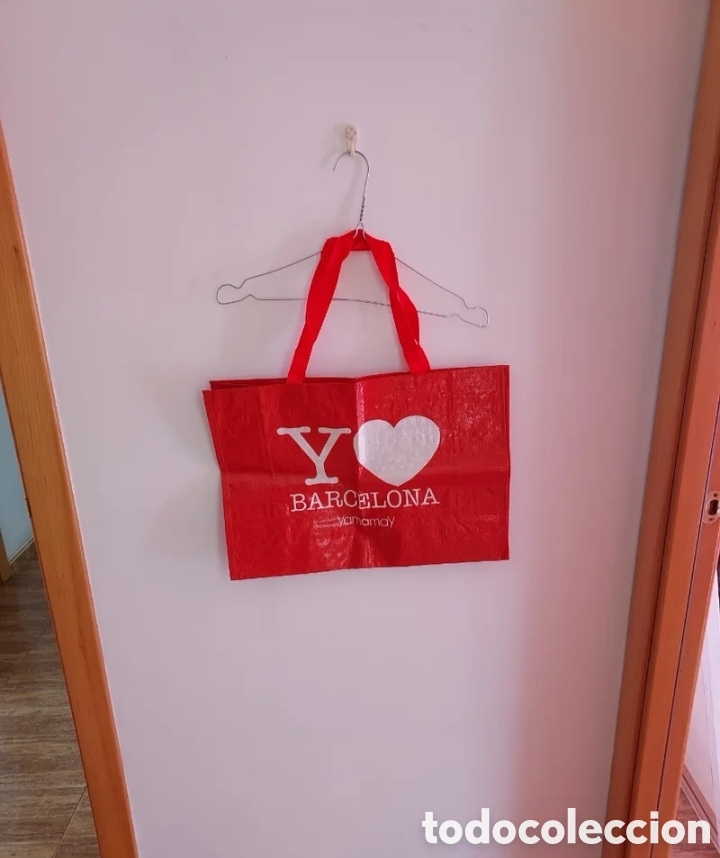 Antig&uuml;edades: Bolsa Barcelona roja - Foto 1