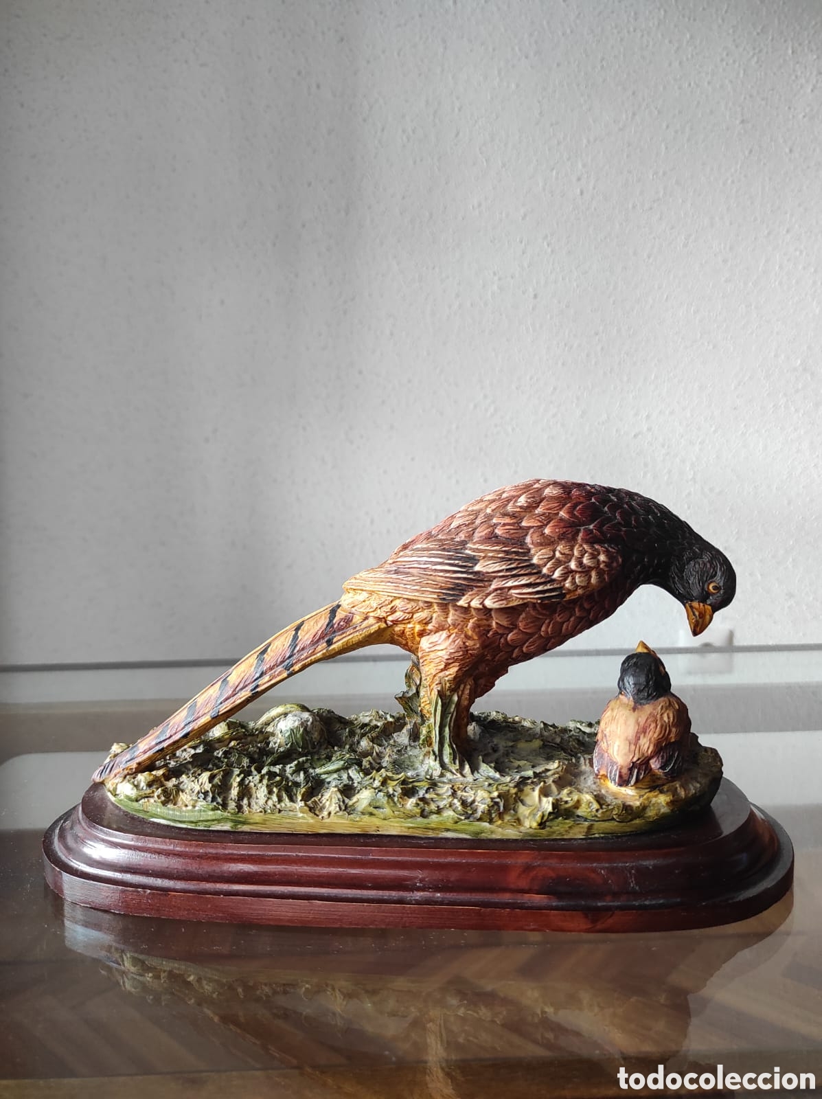 Antig&uuml;edades: Figura decorativa - P&aacute;jaro y cr&iacute;a