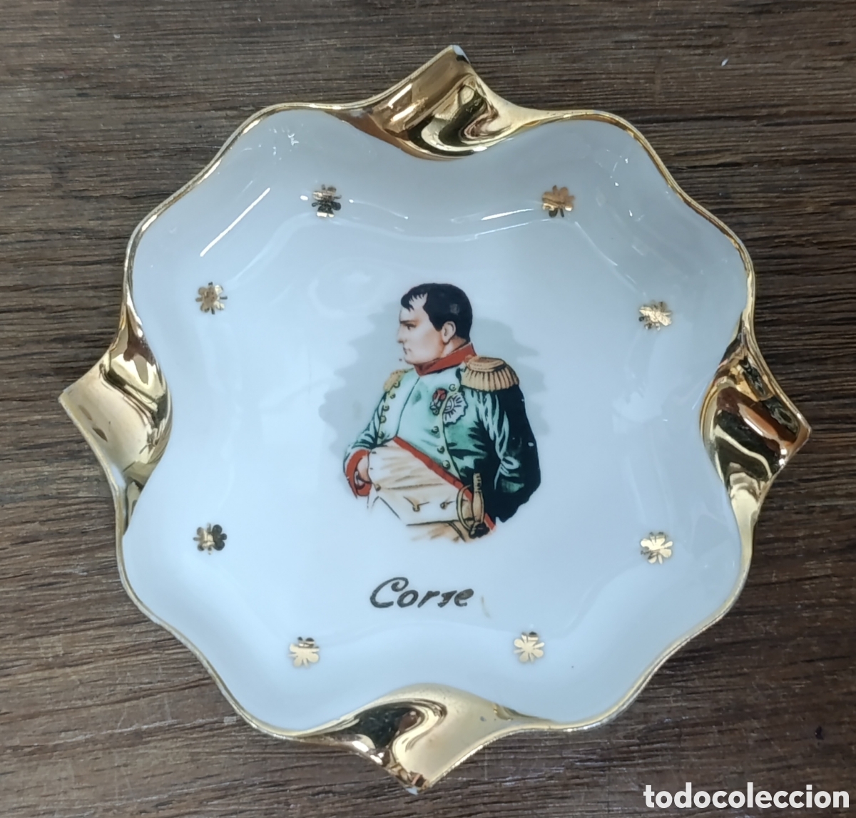 Antig&uuml;edades: ANTIGUO CENICERO DE PORCELANA LIMOGES, DECORADO CON BUSTO DE NAPOLE&Oacute;N BONAPARTE.