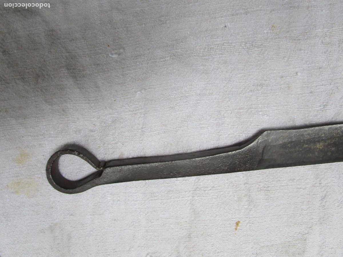 Antig&uuml;edades: GALICIA ANTIGUO CUCHILLO DE MATANZA EN FORJA HERRERO, MONTA&Ntilde;A LUCENSE HACIA 1930 42CM, 210GR + INFO