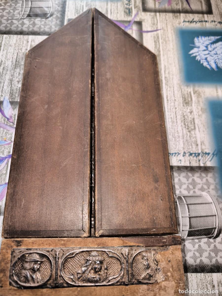 Antig&uuml;edades: Triptico Religioso P.P. Siglo XX elaborado en plata y madera