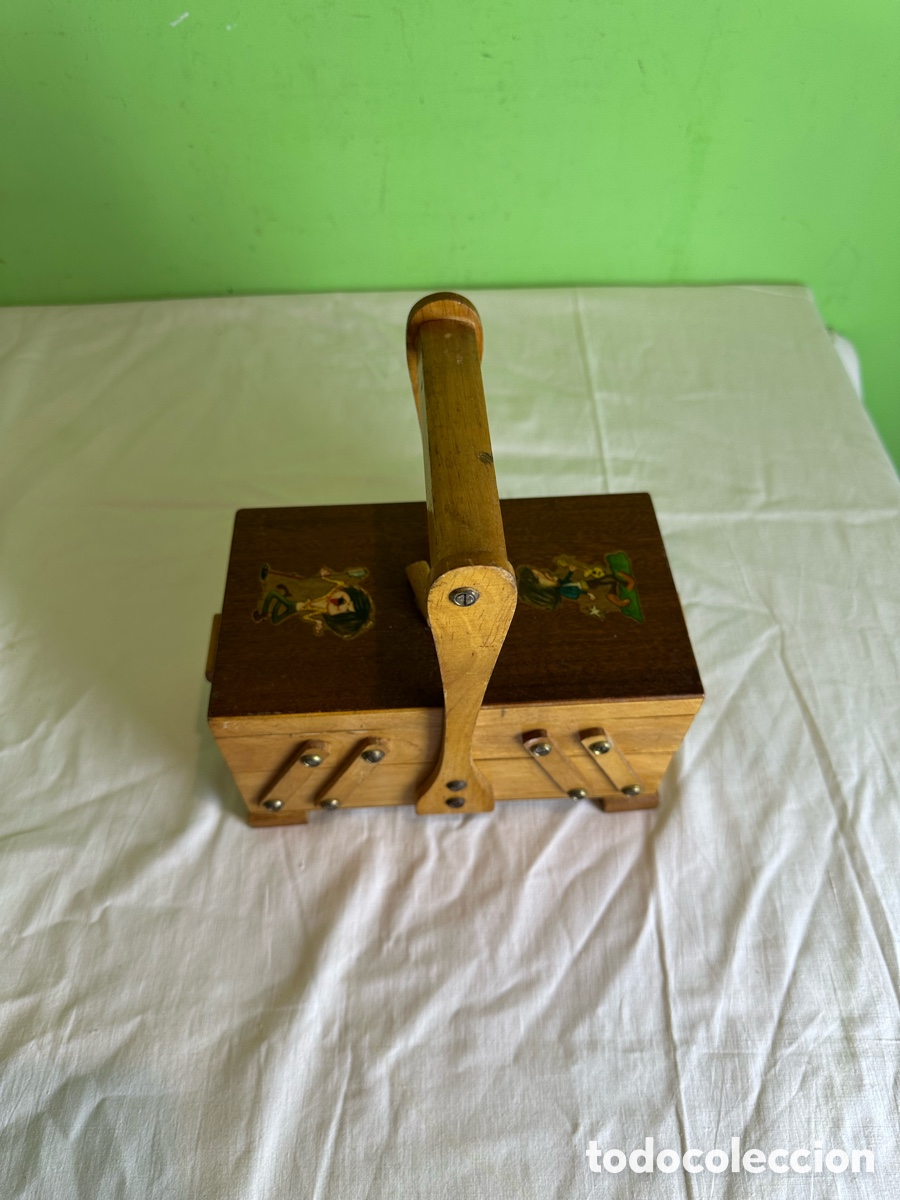Antig&uuml;edades: Antiguo costurero de madera plegable 3 cajones con asa