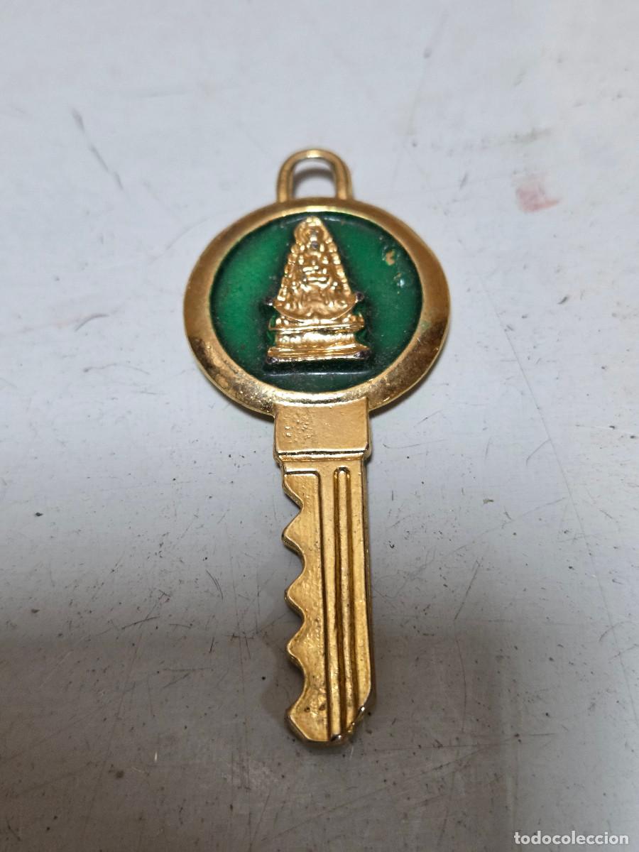 Antig&uuml;edades: llave de la virgen del rocio - Foto 1