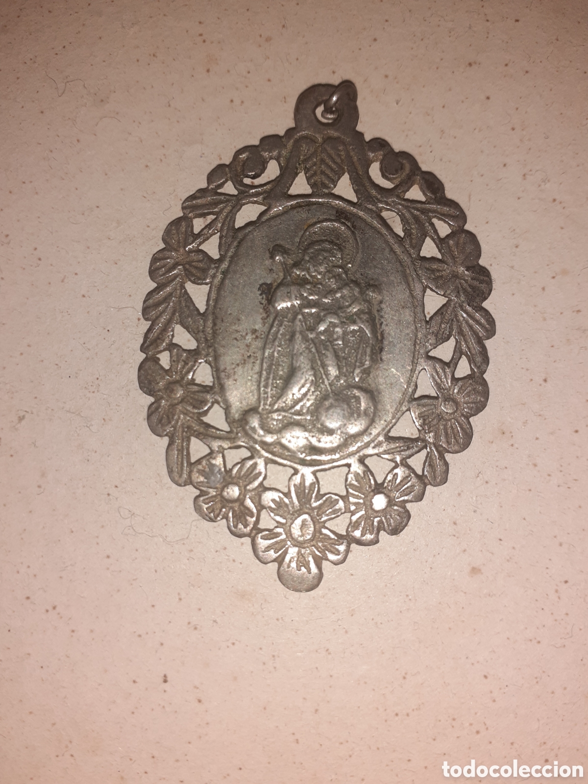 Antig&uuml;edades: ANTIQUISIMA MEDALLA DE NUESTRA SE&Ntilde;ORA DE LOS DESAMPARADOS. PATRONA DE VALENCIA. PLATA. S XIX. 5x3,5