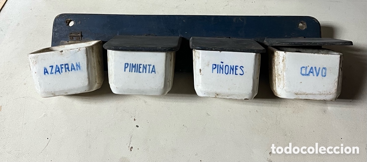 Antig&uuml;edades: Especiero de porcelana antiguo.