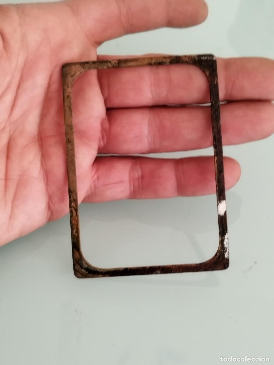 Antig&uuml;edades: Antiguo marco met&aacute;lico, a identificar. - Foto 1