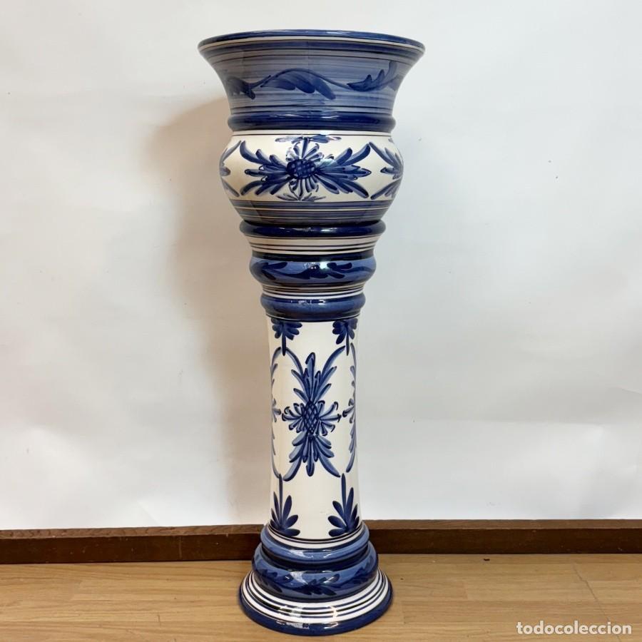 Antig&uuml;edades: Pedestal con Jardinera de Cer&aacute;mica