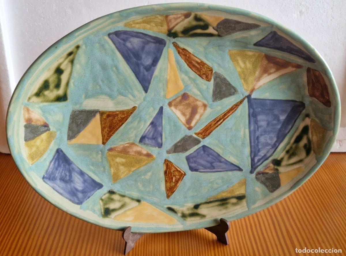 Antig&uuml;edades: Antigua pieza, bandeja decorativa de cer&agrave;mica de autor fabricada y pintada a mano.