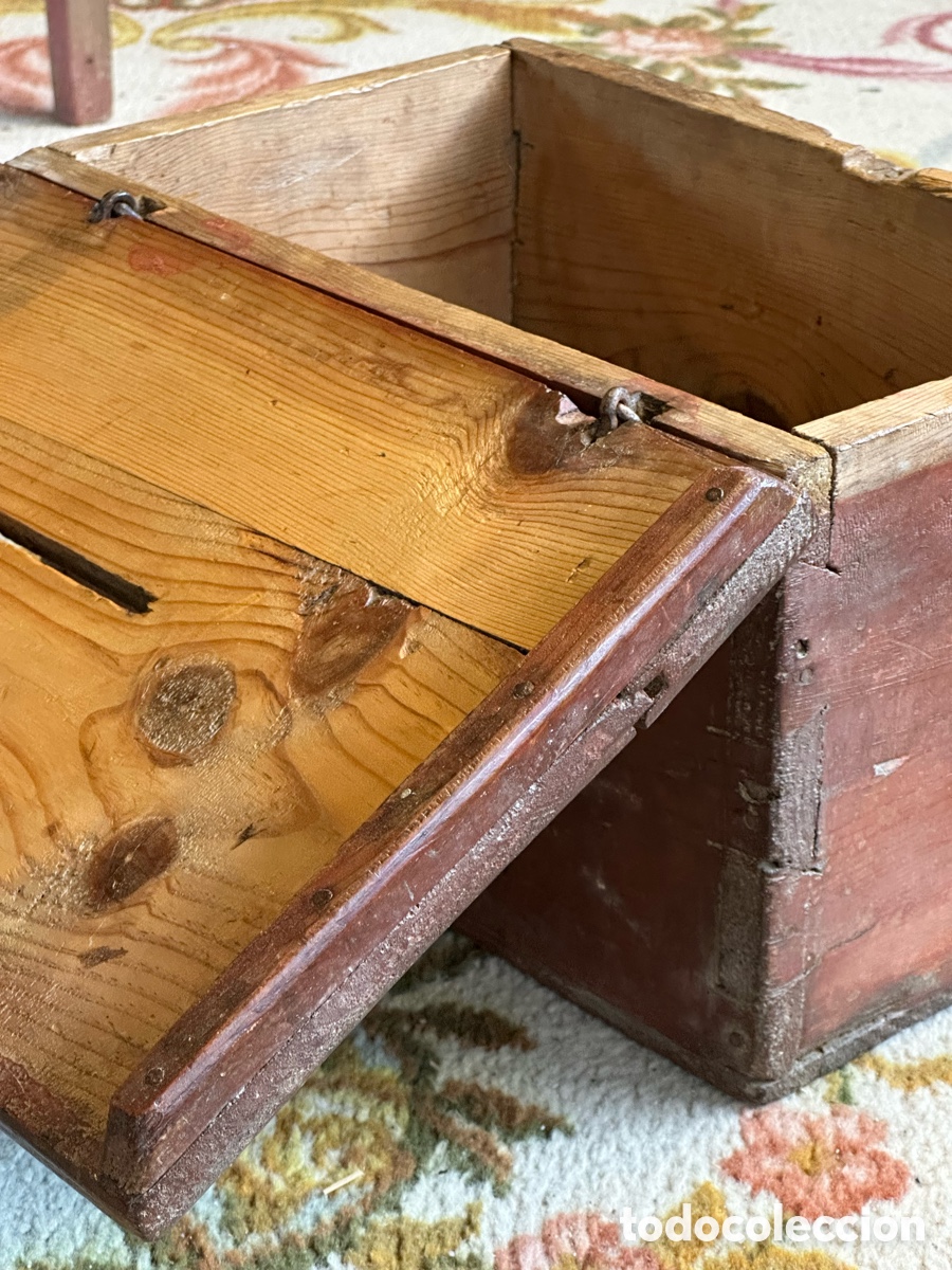 Antig&uuml;edades: Limosnero antiguo de iglesia, madera y forja, s.XVIII. Ba&uacute;l cofre arca arqueta hucha caja petitoria.