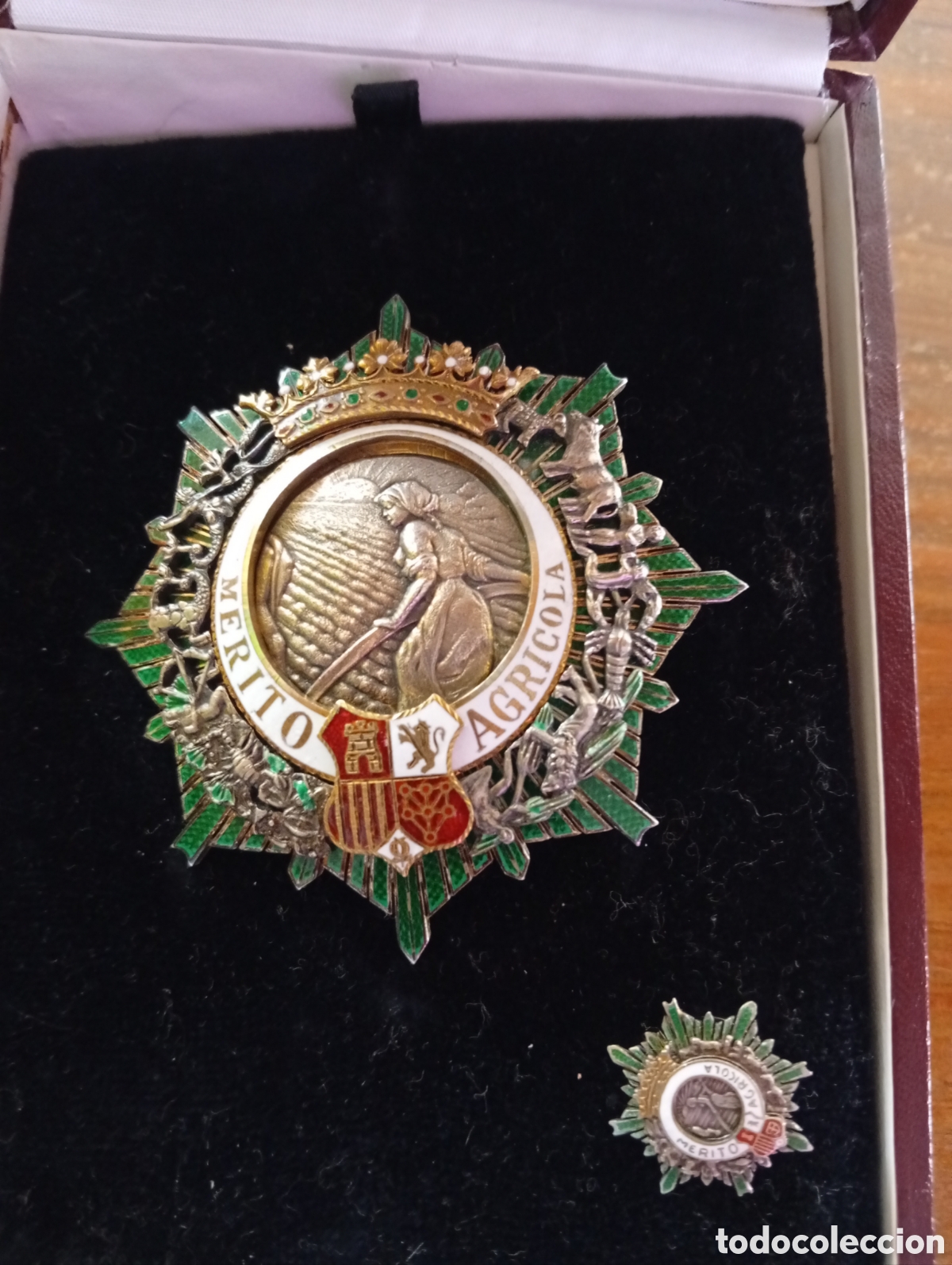 Antig&uuml;edades: Plata antigua medalla completa plata y esmalte a&ntilde;o 1954 &eacute;poca Franco en su estuche original