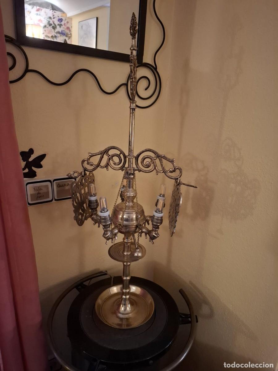 Antig&uuml;edades: Velones lucentinos con luz - Foto 1