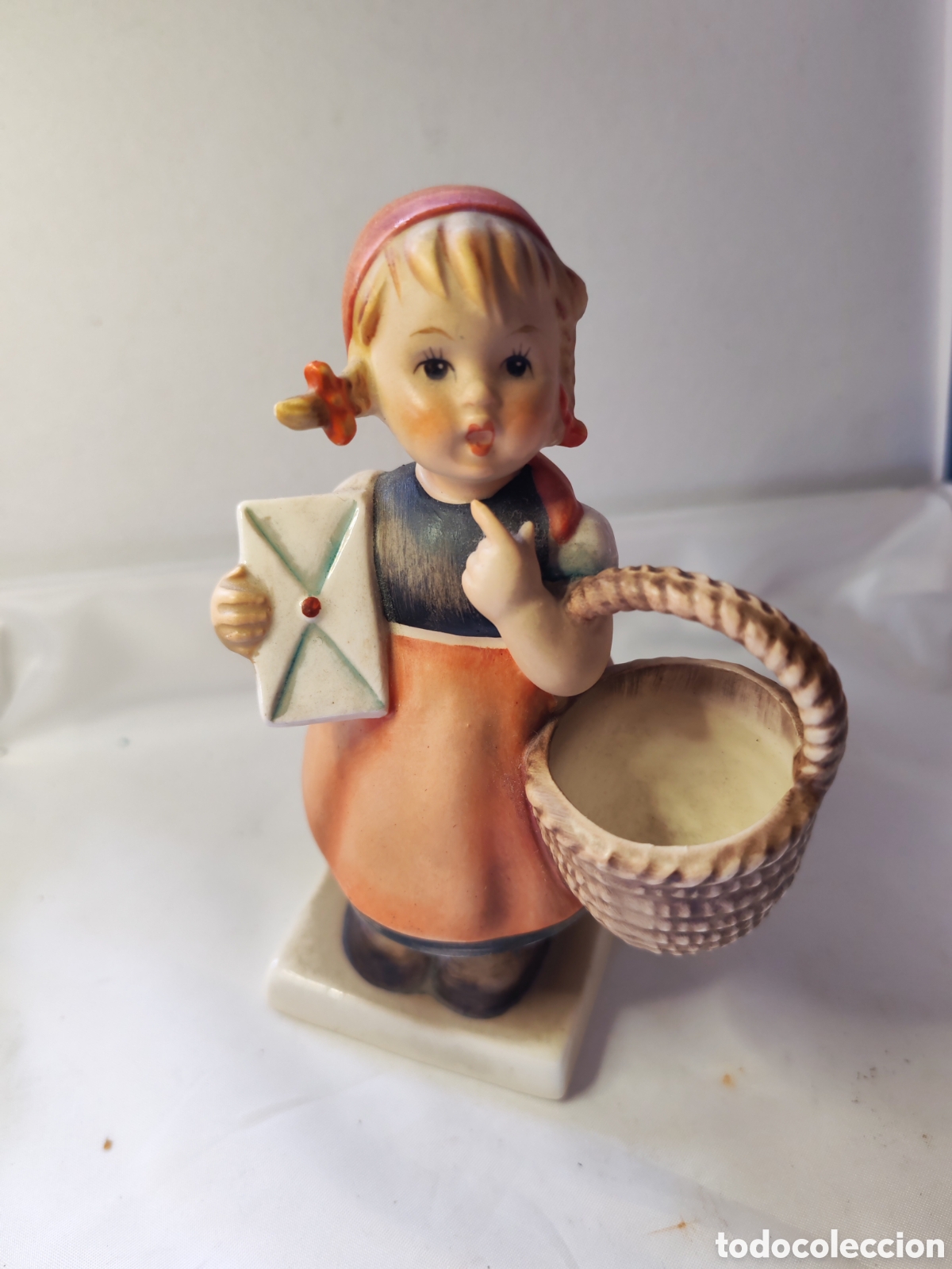 Antig&uuml;edades: Figura porcelana Goebel Hummel. Alemania Occidental. &rdquo;Meditation&rdquo;. Sello TMK-3. 1960.(CL)