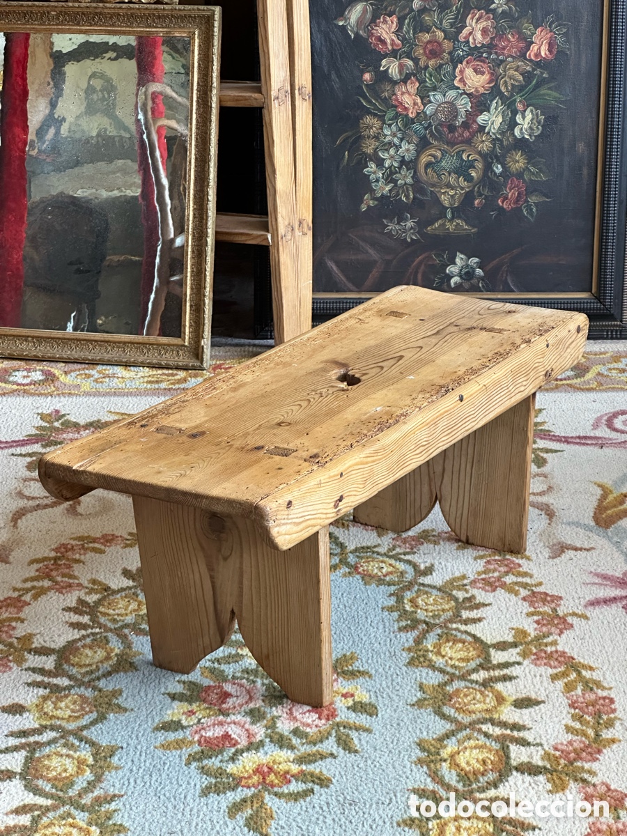 Antig&uuml;edades: Baqueta antigua de madera de pino, s.XIX. Banco taburete orde&ntilde;o silla.