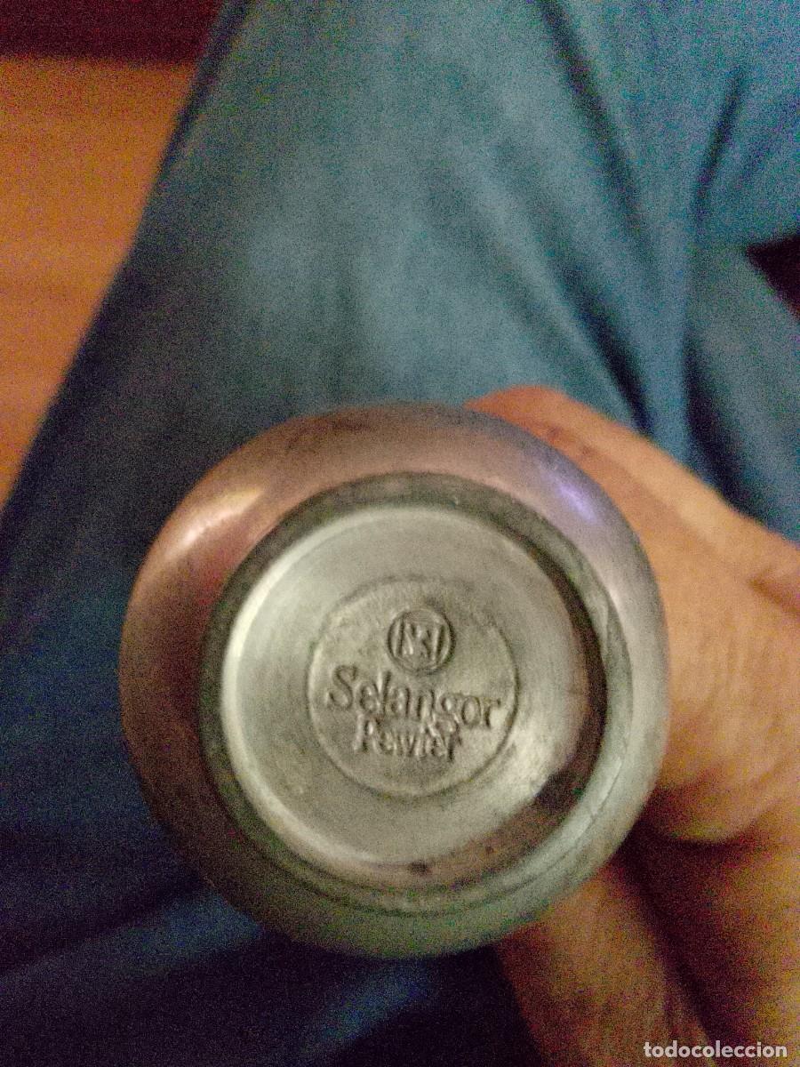 Antig&uuml;edades: Peque&ntilde;o jarr&oacute;n cuello alto Selangor de peltre (pewter) m&aacute;s grande y reconocido del mundo