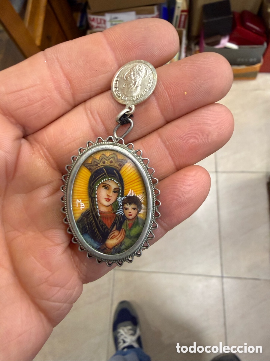 Antig&uuml;edades: Bonito relicario con una miniatura pintada, plata