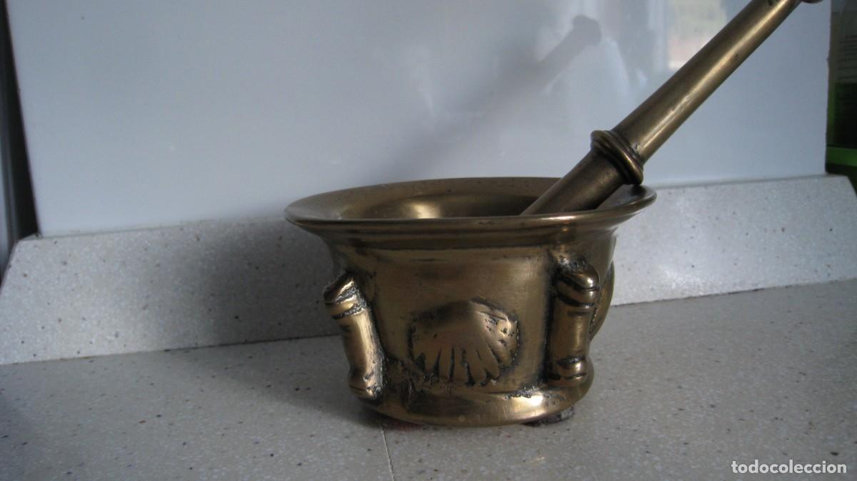 Antig&uuml;edades: ANTIGUO Y GRAN ALMIREZ DE BRONCE CON LA CONCHA DE SANTIAGO FINALES DEL XVII BUENA CONSERVACION