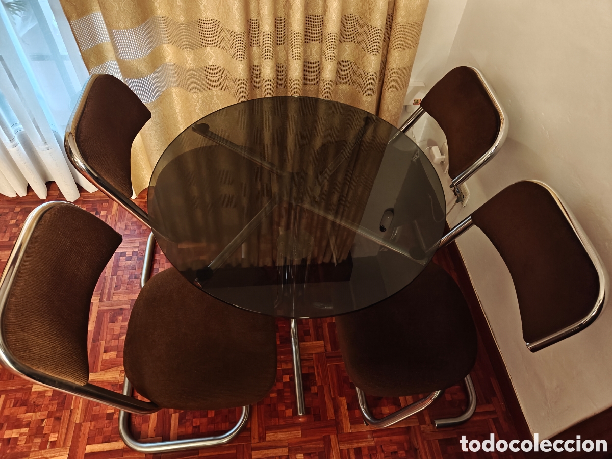 Antig&uuml;edades: Conjunto mesa redonda y 4 sillas estilo cantilever