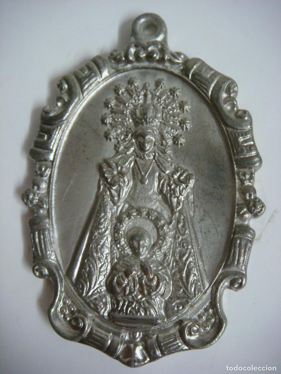 Antig&uuml;edades: MEDALLA METALICA DE SEMANA SANTA NTRA SRA DE LA ESPERANZA-CALASPARRA MURCIA-CAJ N&ordm;-23
