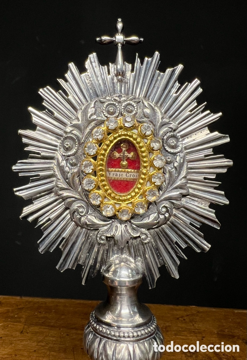 Antig&uuml;edades: Relicario de plata con Lignum Crucis