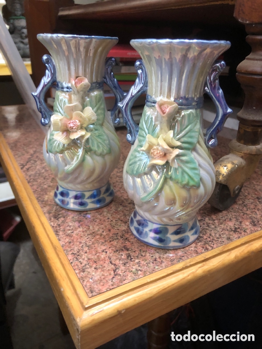 Antig&uuml;edades: Pareja de jarrones porcelana vintage
