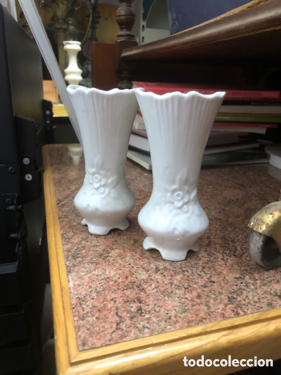 Antig&uuml;edades: Pareja de jarrones porcelana vintage