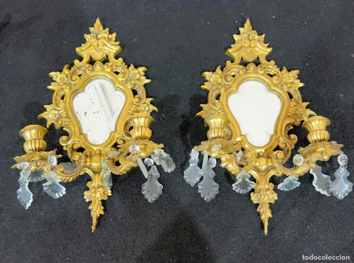 Antig&uuml;edades: Antiguos apliques de pared de bronce dorado, con espejo biselado. Franc&eacute;s Imperio.