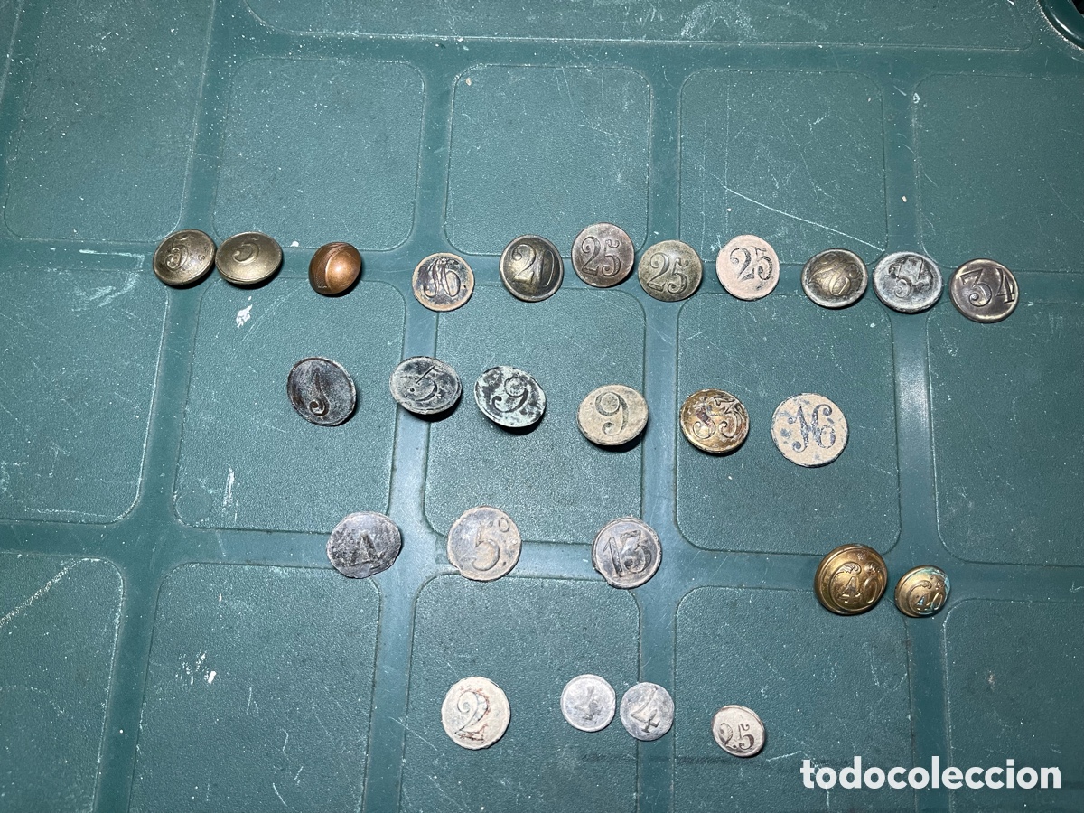 Antig&uuml;edades: LOTE 26 BOTONES INFANTERIA/CABALLERIA SIGLO XIX