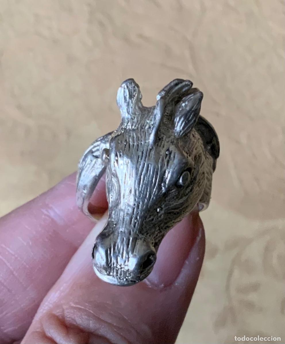 Antig&uuml;edades: ANTIGUO ANILLO DE PLATA CABEZA DE CABALLO - Foto 2