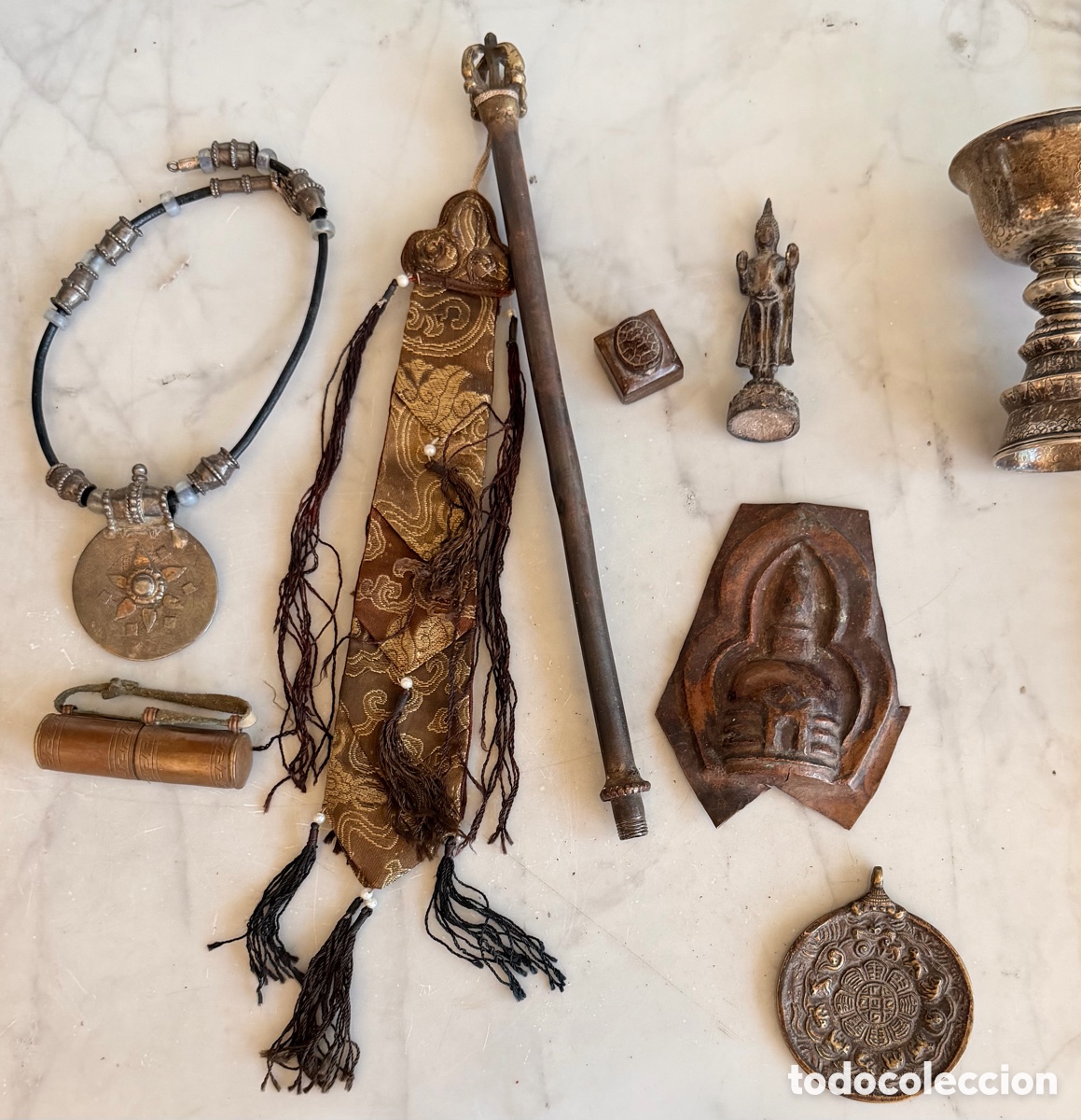 Antig&uuml;edades: Colecci&oacute;n objetos budistas.