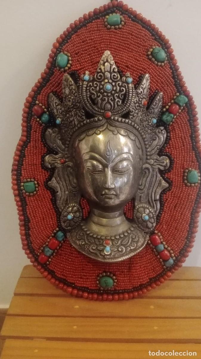 Antig&uuml;edades: Tara Blanca de pared en cristal, resina y metal