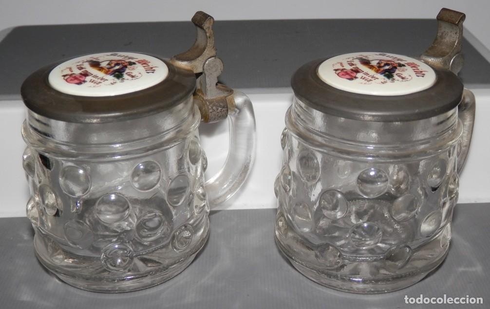 Antig&uuml;edades: DOS PEQUE&Ntilde;A JARRAS DE CRISTAL