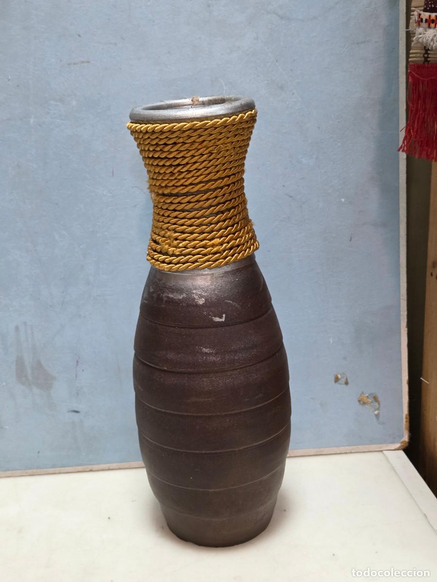 Antig&uuml;edades: jarron de ceramica vintage restaurado