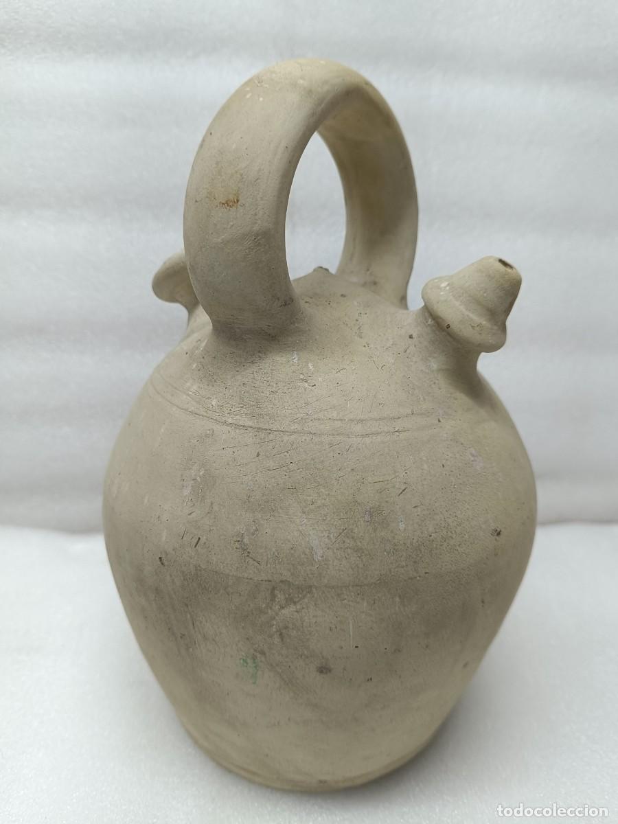 Antig&uuml;edades: ANTIGUO BOTIJO DE BARRO BLANCO 28 CM ALTURA