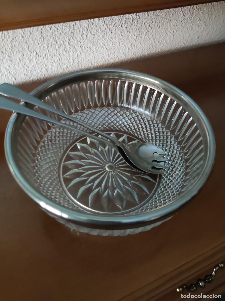 Antig&uuml;edades: ensaladera cristal tallado y plata con cubiertos de plata