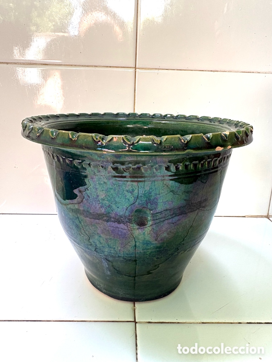 Antig&uuml;edades: ANTIGUA MACETA VERDE ESMALTADA